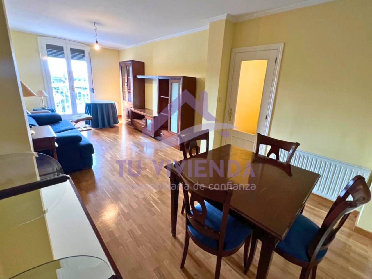 Sala d'estar de Pis en venda en Valladolid Capital amb Calefacció, Traster i Moblat