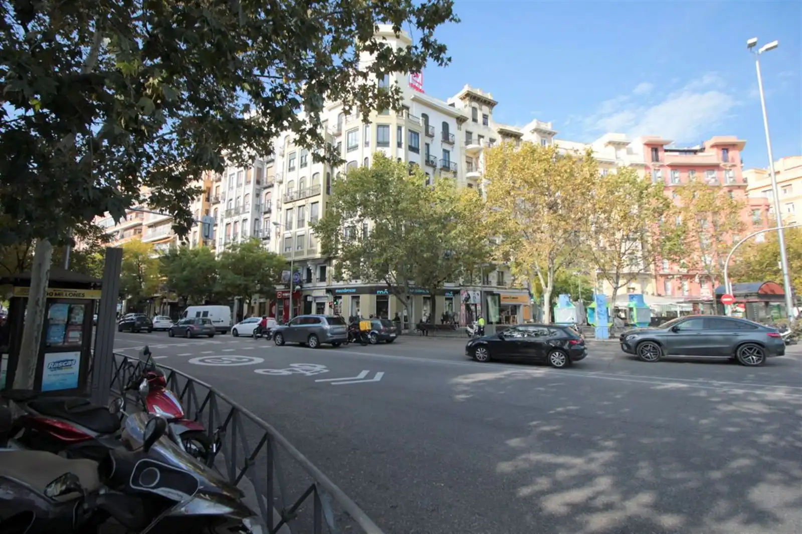 Vista exterior de Àtic de lloguer en Madrid amb Aire condicionat, Calefacció i Terrassa