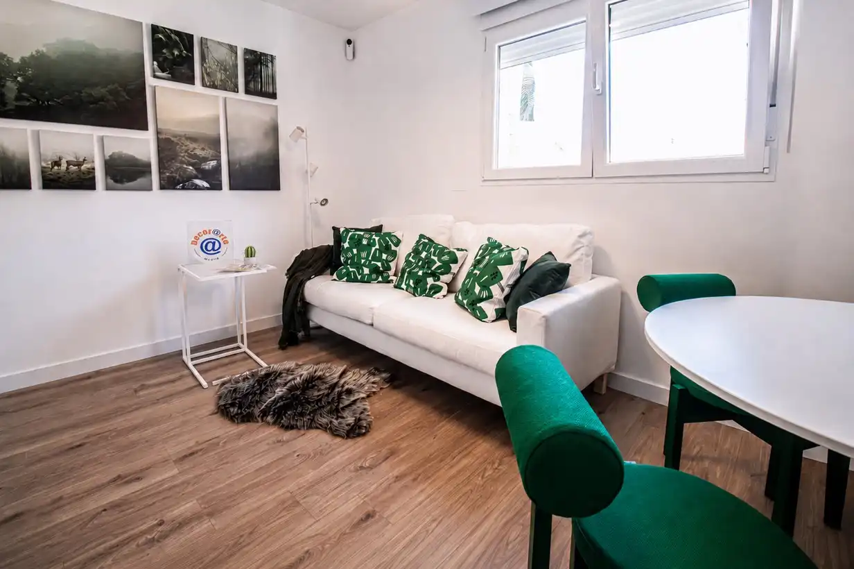 Living room of Flat for sale in Madrid  with Air Conditioner, Heating and Furnished