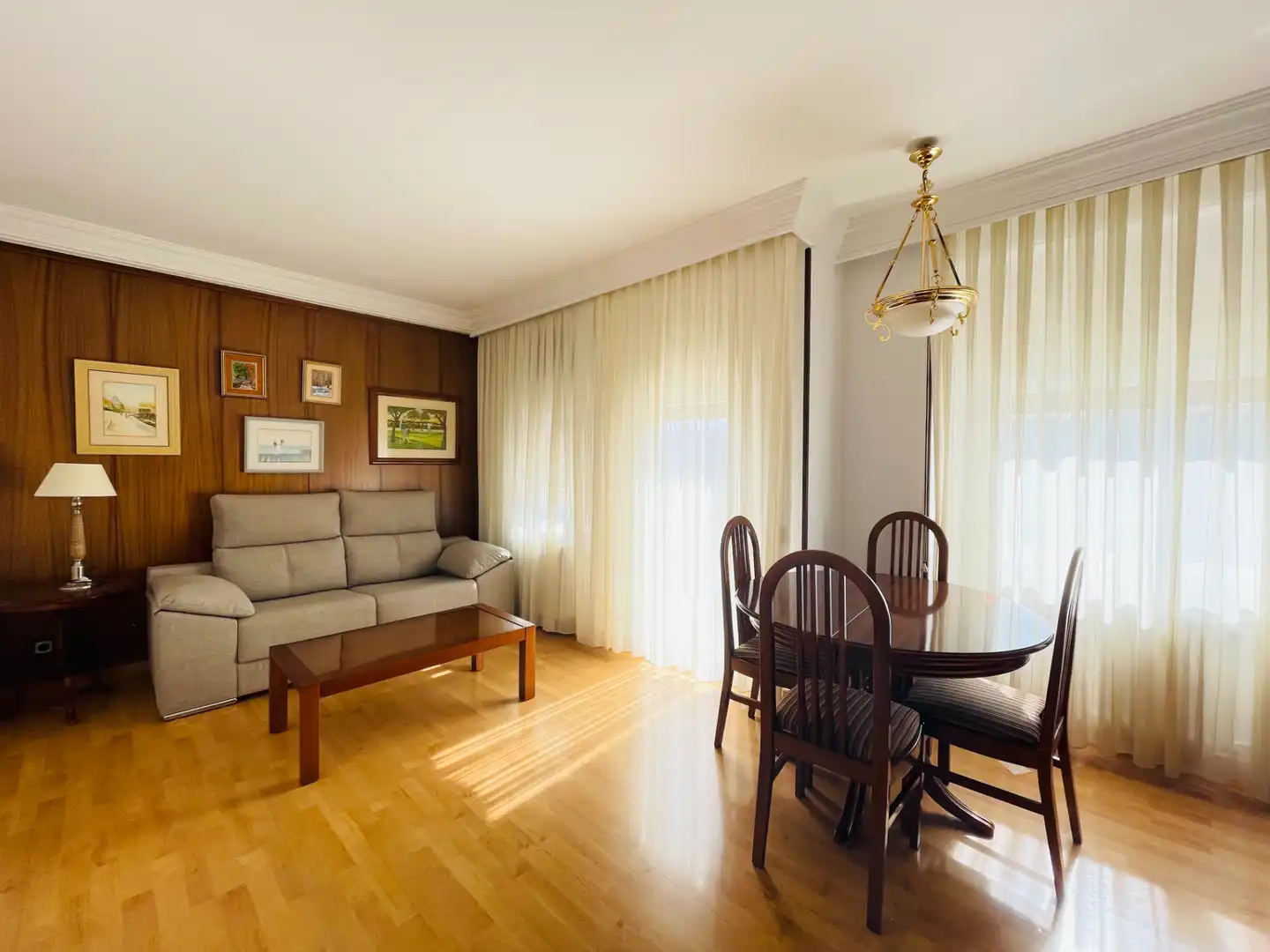Living room of Flat for sale in  Zaragoza Capital  with Air Conditioner, Heating and Parquet flooring