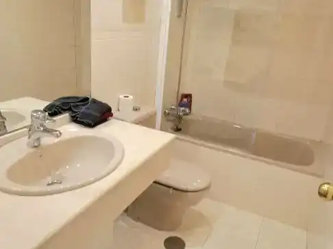 Bany de Pis de lloguer en Majadahonda amb Aire condicionat i Piscina