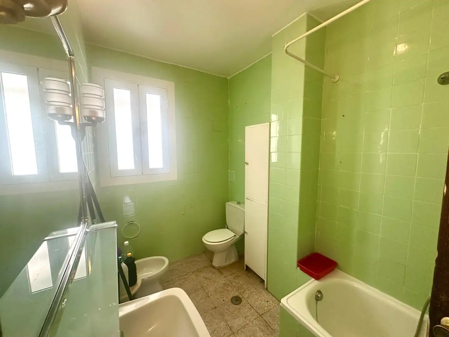 Bany de Apartament en venda en Alicante / Alacant amb Terrassa, Moblat i Balcó