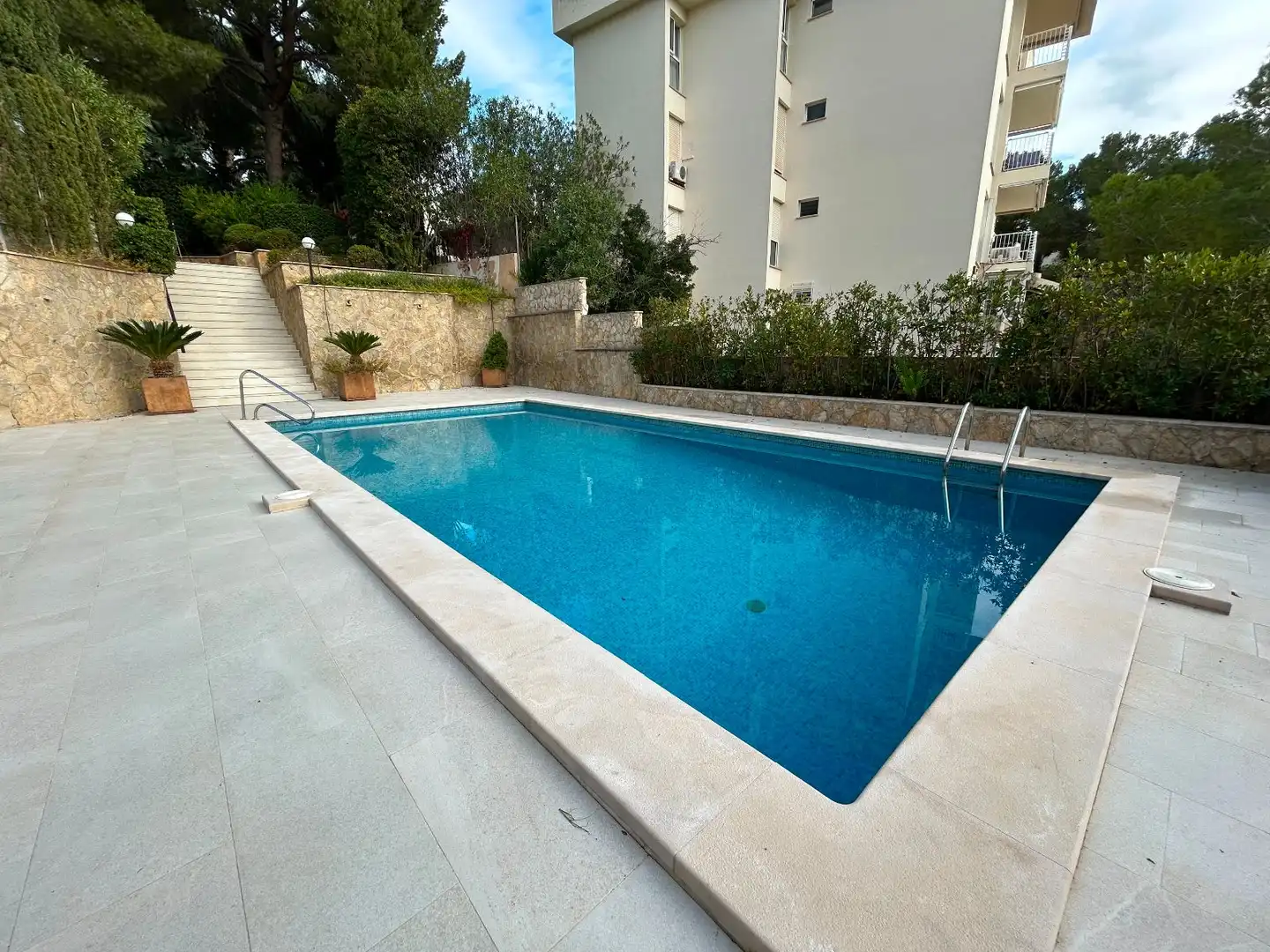 Piscina de Apartament en venda en Calvià amb Aire condicionat, Calefacció i Jardí privat