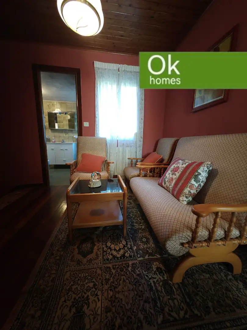 Sala de estar de Casa adosada en venta en Vilasantar con Calefacción, Jardín privado y Parquet