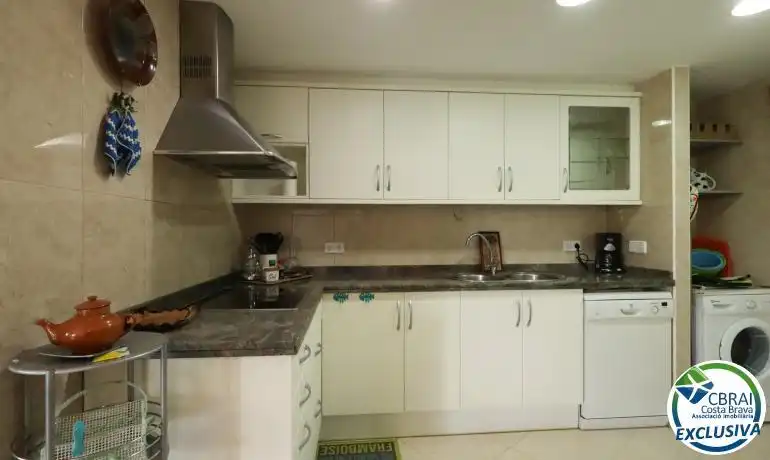 Cocina de Piso en venta en Llançà con Calefacción, Jardín privado y Terraza
