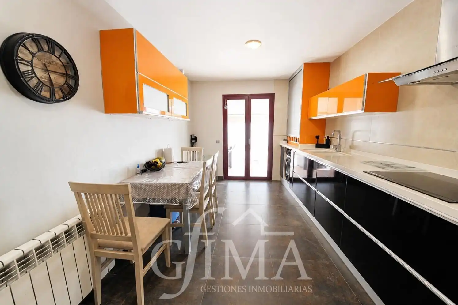 Cocina de Casa adosada en venta en Tomelloso con Calefacción y Amueblado