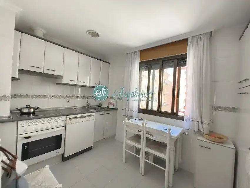 Cocina de Piso de alquiler en Segovia con Calefacción y Parquet