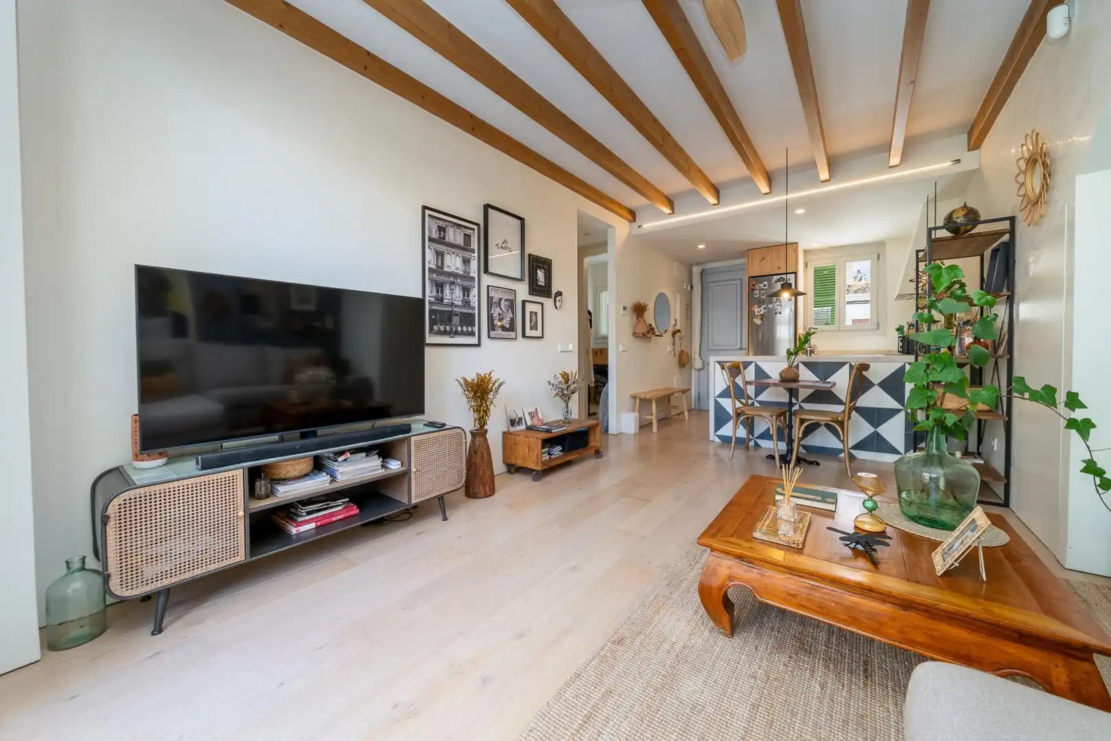 Wohnzimmer von Erdgeschoss zum Verkauf in  Palma de Mallorca mit Klimaanlage, Terrasse und Schwimmbad