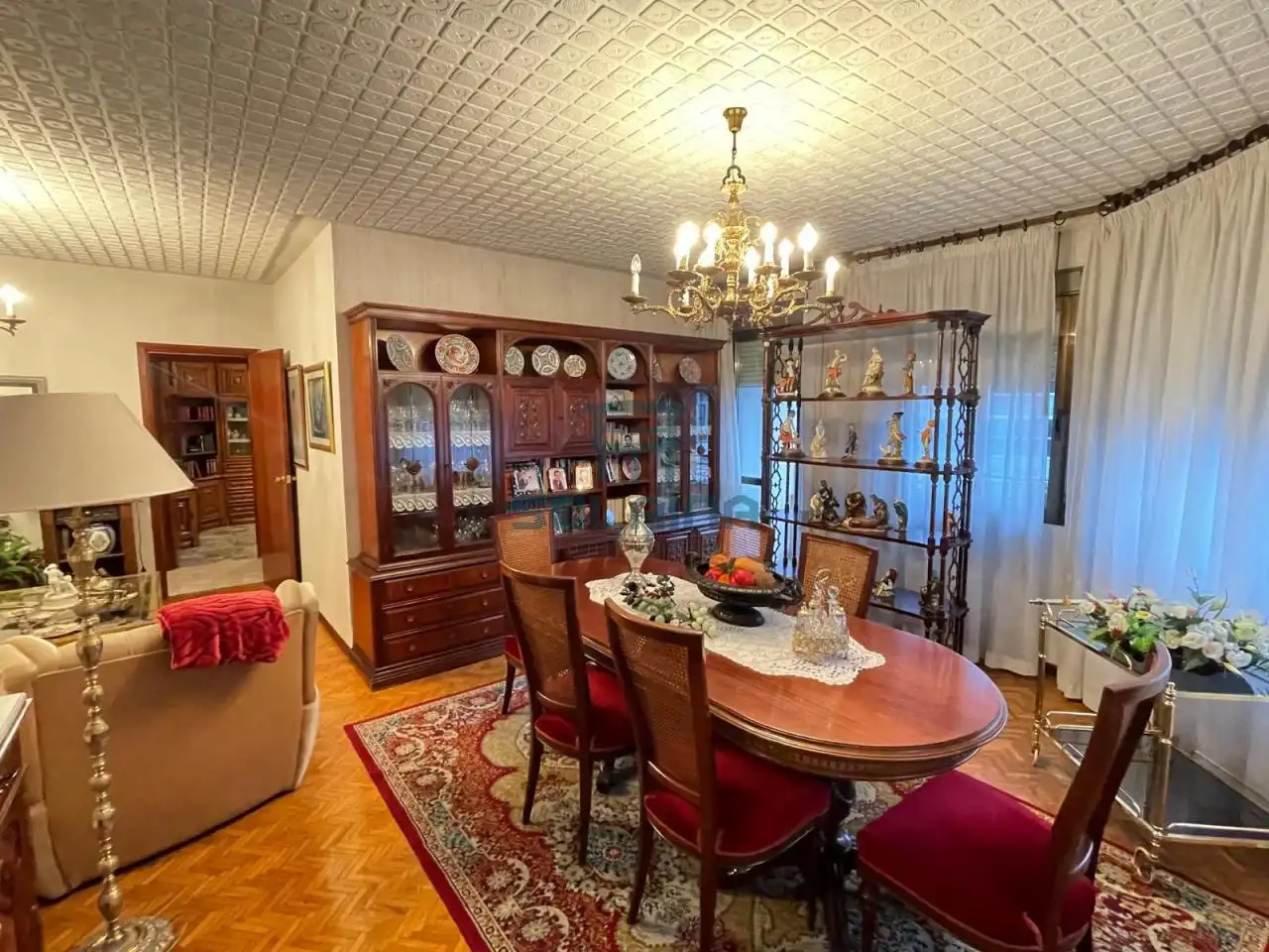 Comedor de Piso en venta en Ourense Capital  con Calefacción, Parquet y Balcón