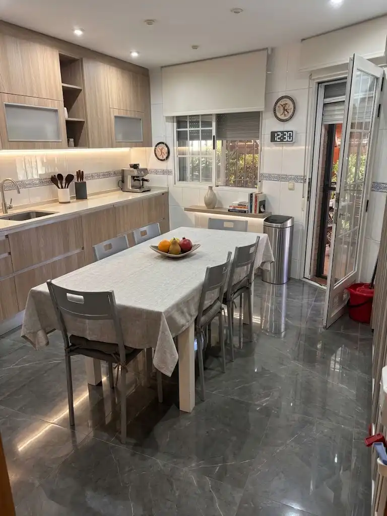 Casa aparellada amb terrassa en venda a Villanueva de la Cañada ciudad, imagen 22