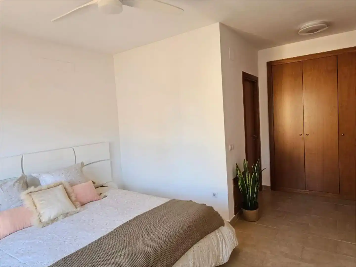 Dormitori de Casa o xalet en venda en Empuriabrava amb Piscina i Balcó