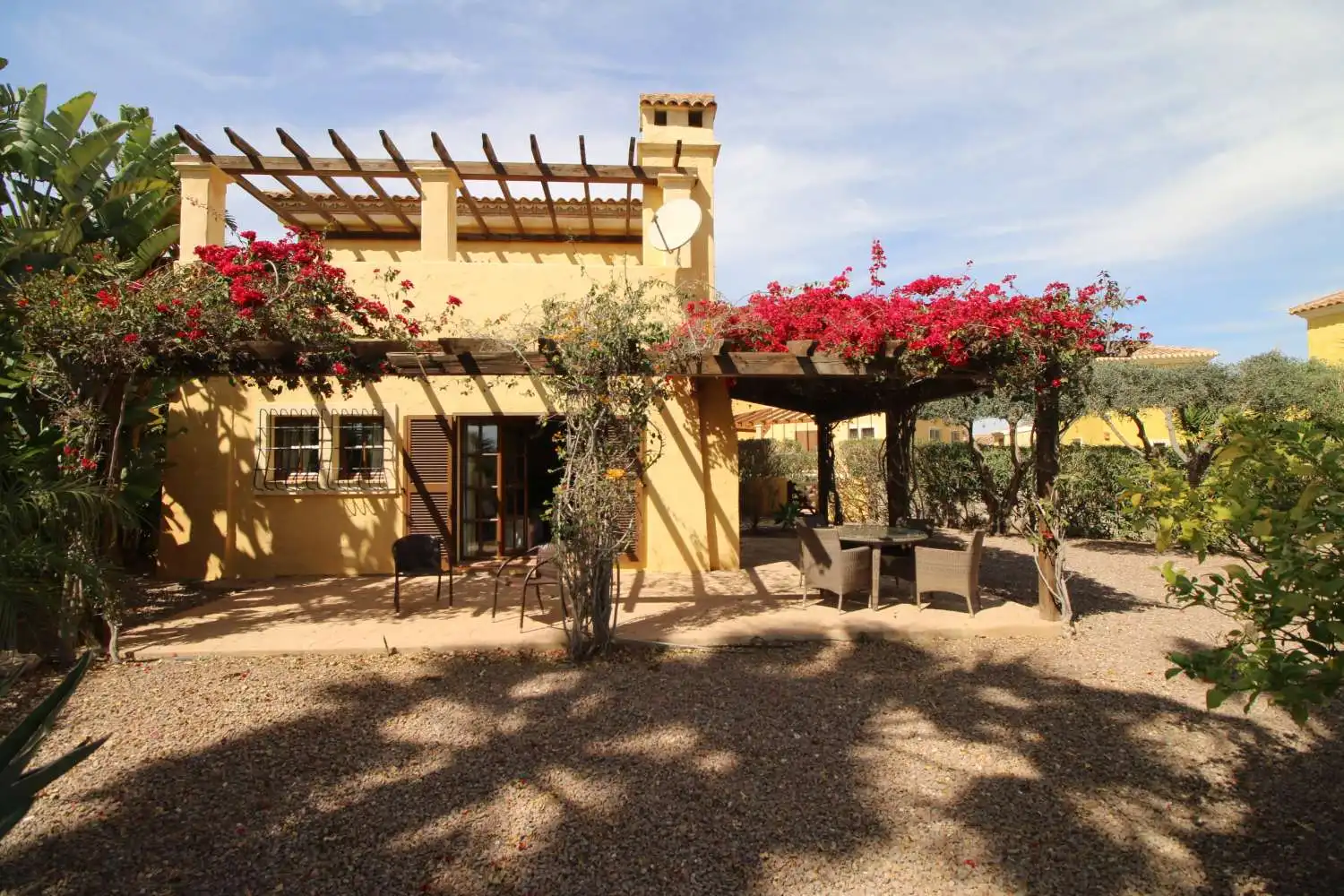 Detached house with pool for sale in Desert Spring Golf