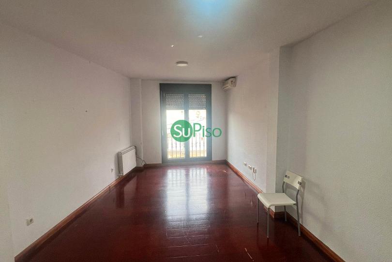 Foto 1 de Piso en venta en Avenida Rufino Rubio, 10, Yeles, Toledo