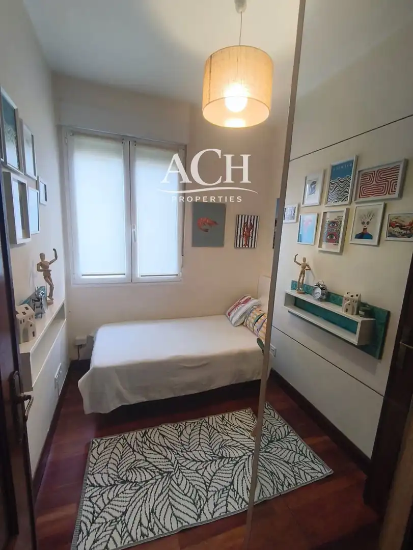 Habitación de Piso de alquiler en Bilbao  con Amueblado, Lavadora y TV