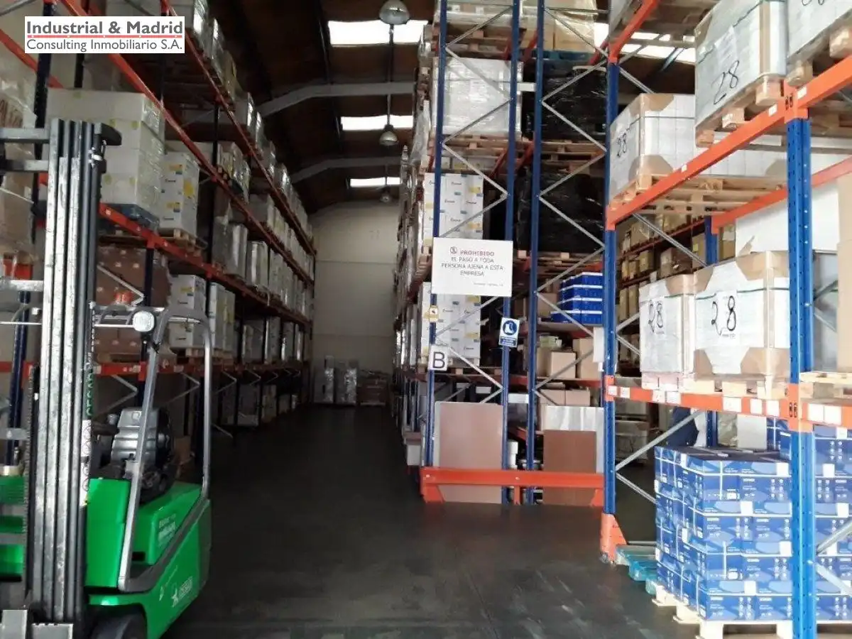 Nave industrial in vendita a Loeches