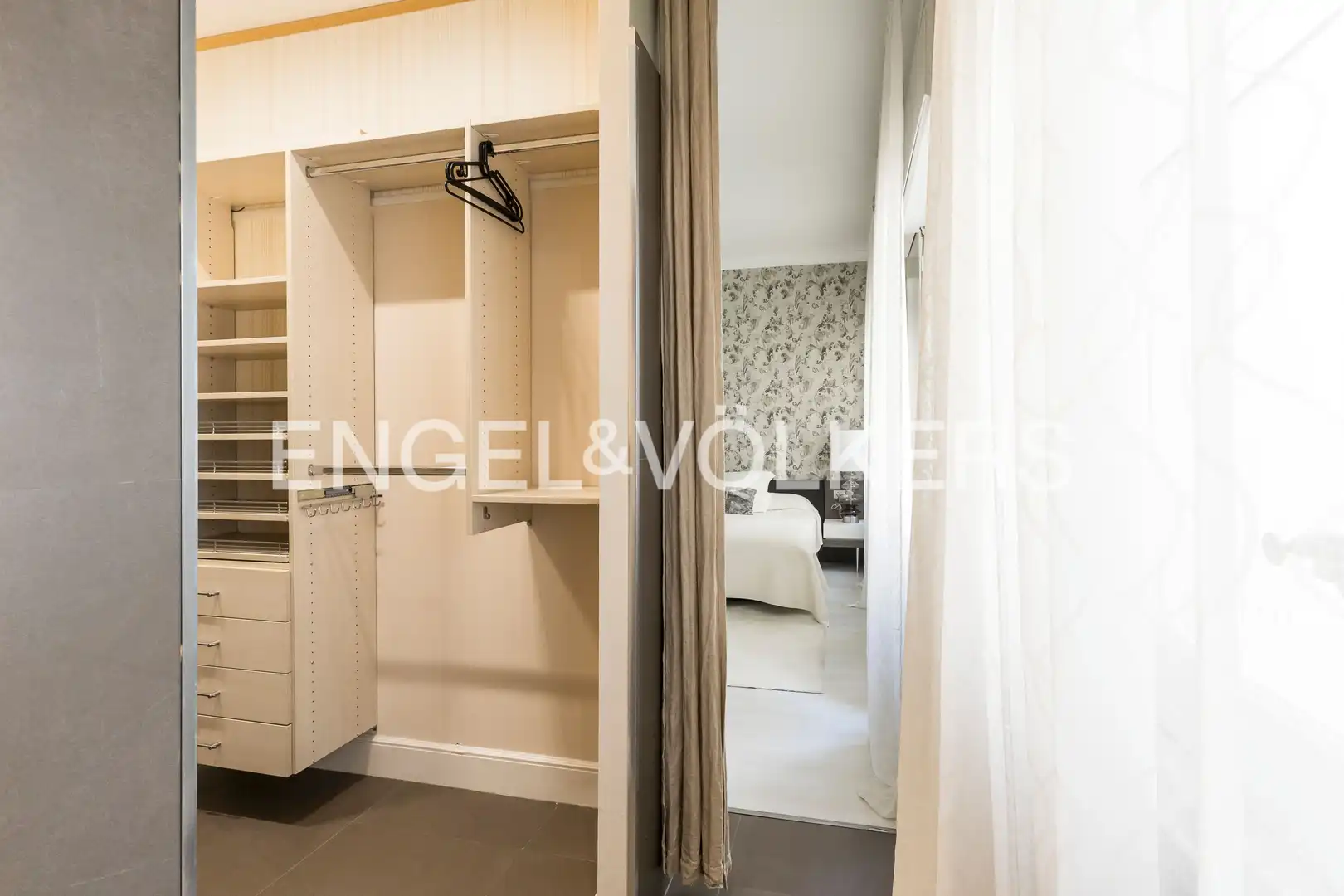 Schlafzimmer von Wohnung zur Miete in Madrid mit Klimaanlage, Heizung und Möbliert