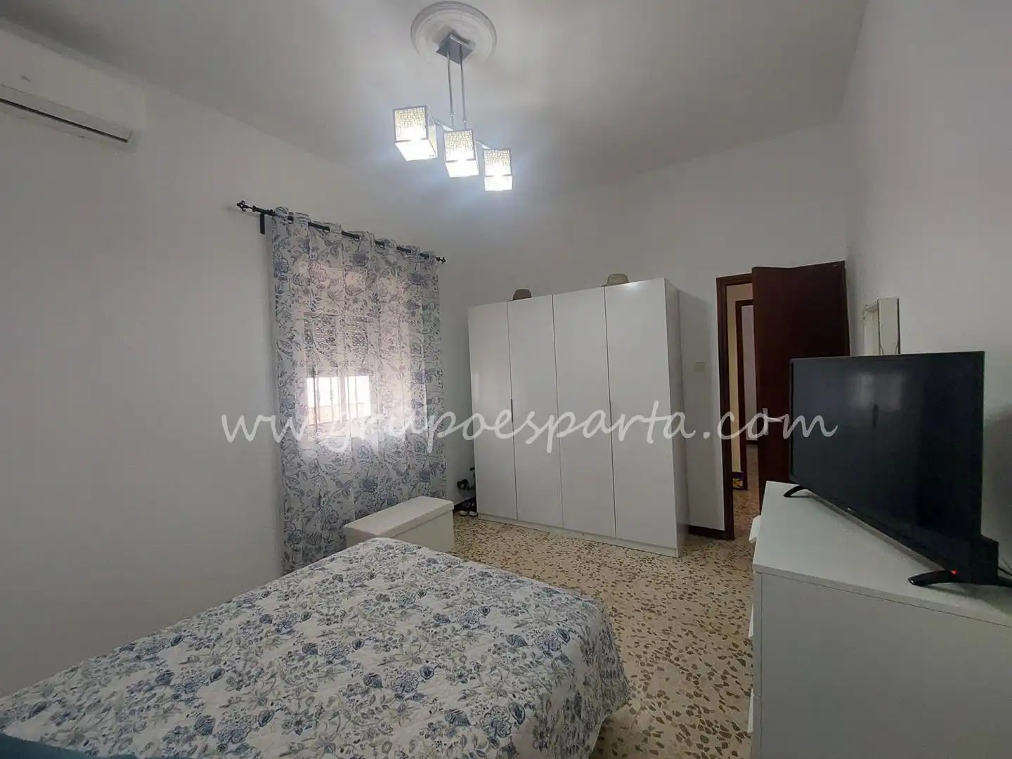 Habitación de Casa adosada en venta en Olivares con Aire acondicionado, Terraza y Amueblado