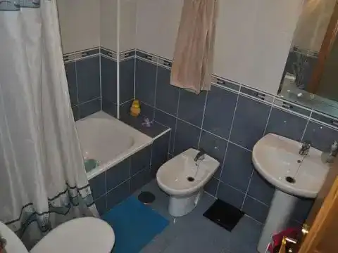 Bany de Pis en venda en El Tiemblo  amb Aire condicionat i Piscina