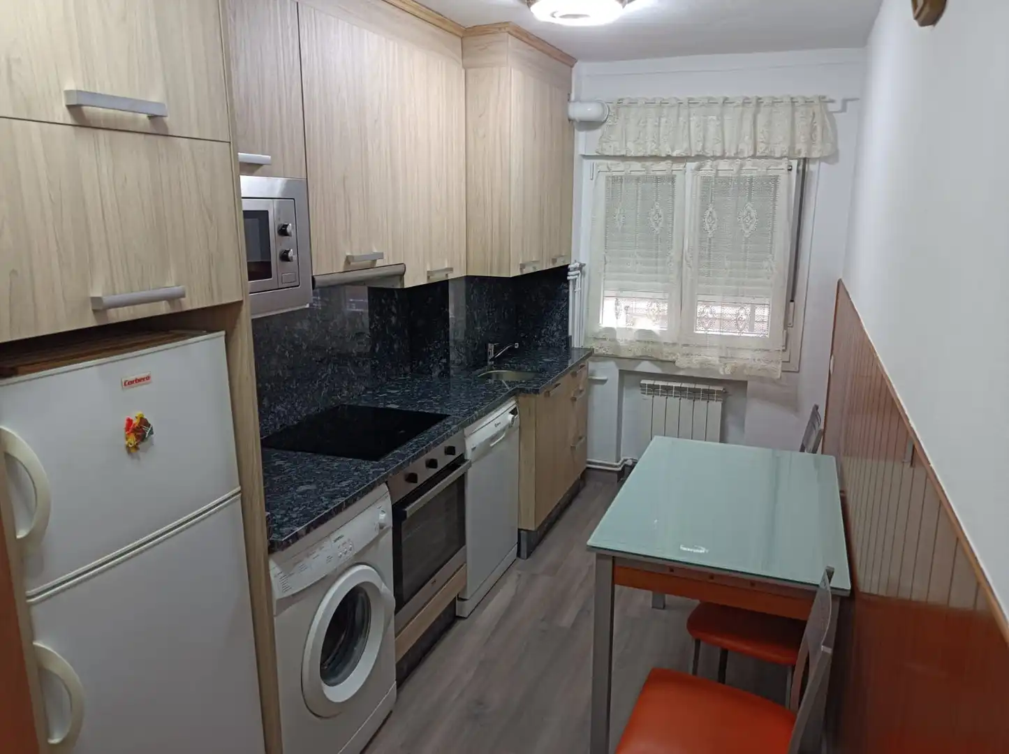 Kitchen of Flat for rent in Oviedo   with Heating, Furnished and Oven