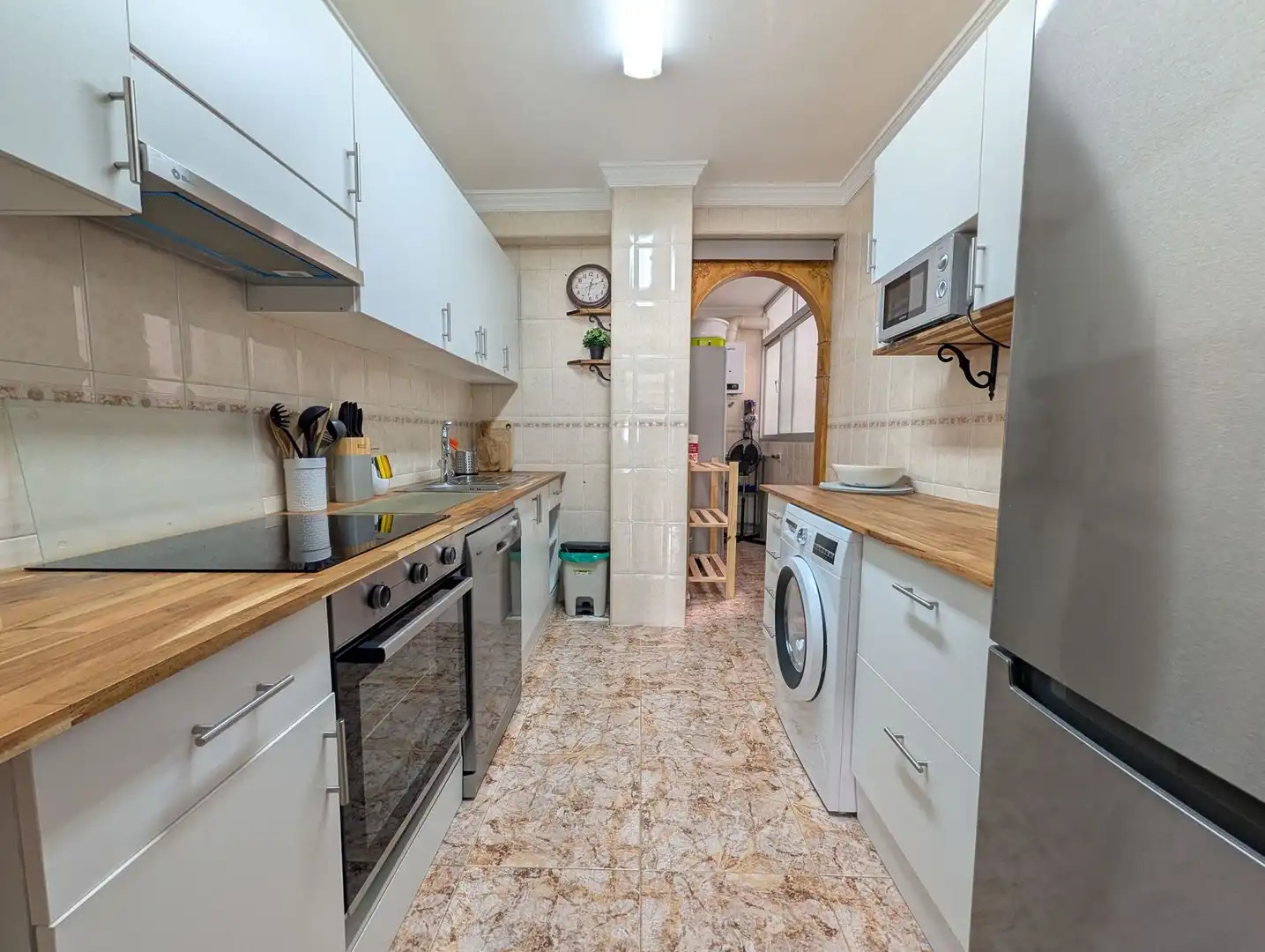 Cocina de Apartamento de alquiler en Estepona con Aire acondicionado, Calefacción y Terraza