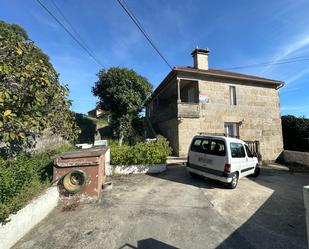 Vista exterior de Casa o xalet en venda en Pontevedra Capital  amb Calefacció, Parquet i Terrassa