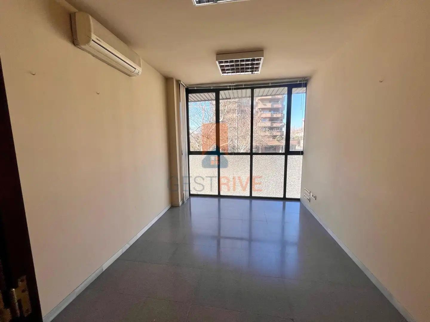 Office for sale in Joc de la Bola - Camps d'Esports
