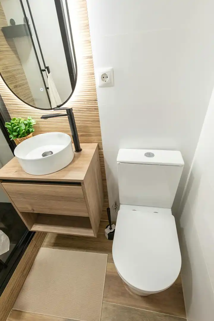 Baño de Piso de alquiler en Madrid con Aire acondicionado, Calefacción y Jardín privado