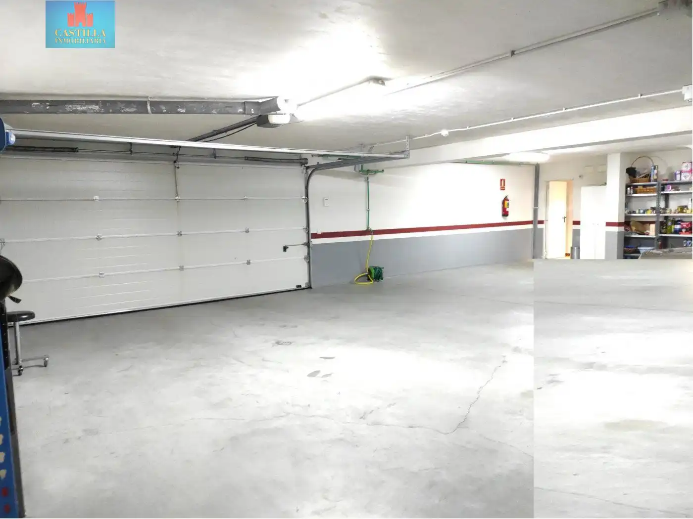 Parking de Casa adosada en venta en Ávila con Aire acondicionado, Calefacción y Terraza