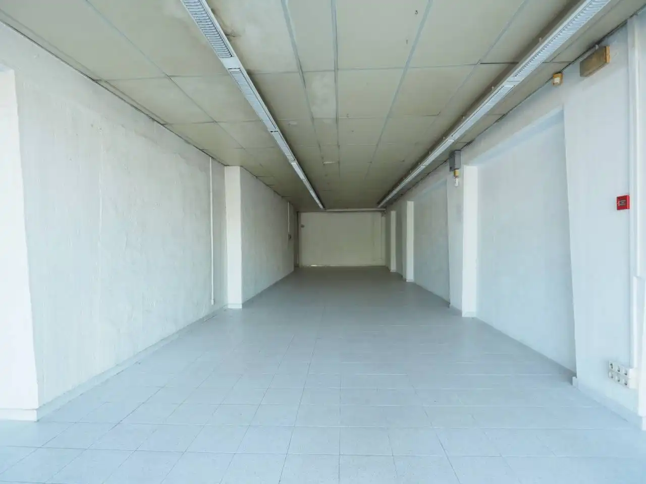 Gewerbefläche zum Verkauf in Calle Rafael Casanova, imagen 3