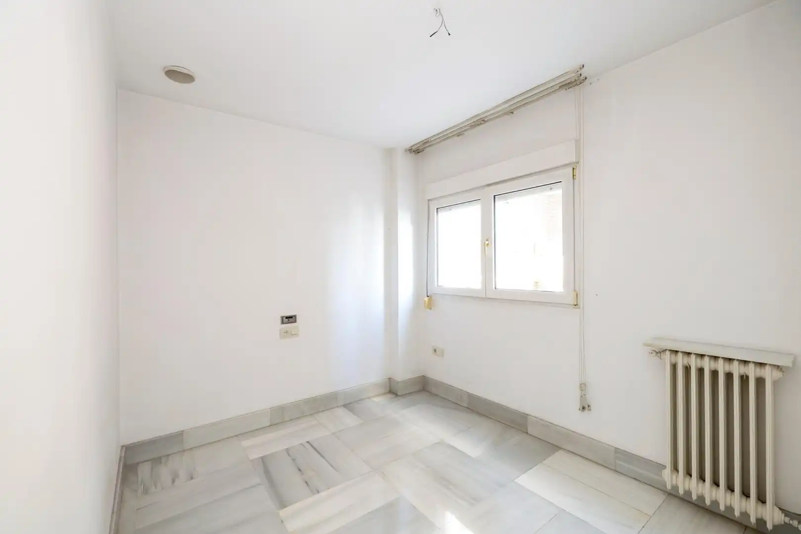 Bedroom of Flat for sale in Granada