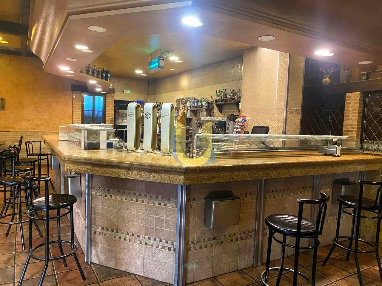 Local comercial en traspàs a Valdepelayo - Montepinos - Arroyo Culebro