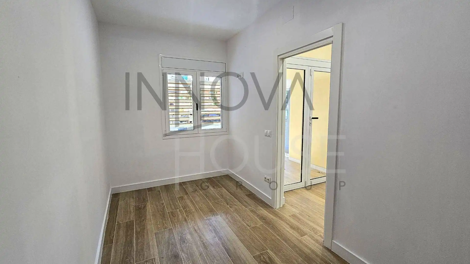 Planta baja en venta en Carrer de les Aigües del Llobregat, La Florida