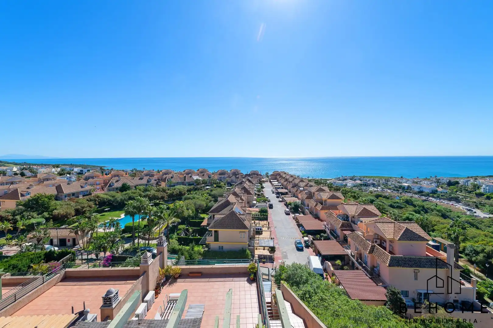 Vista exterior de Ático en venta en La Alcaidesa con Jardín privado, Terraza y Piscina comunitaria