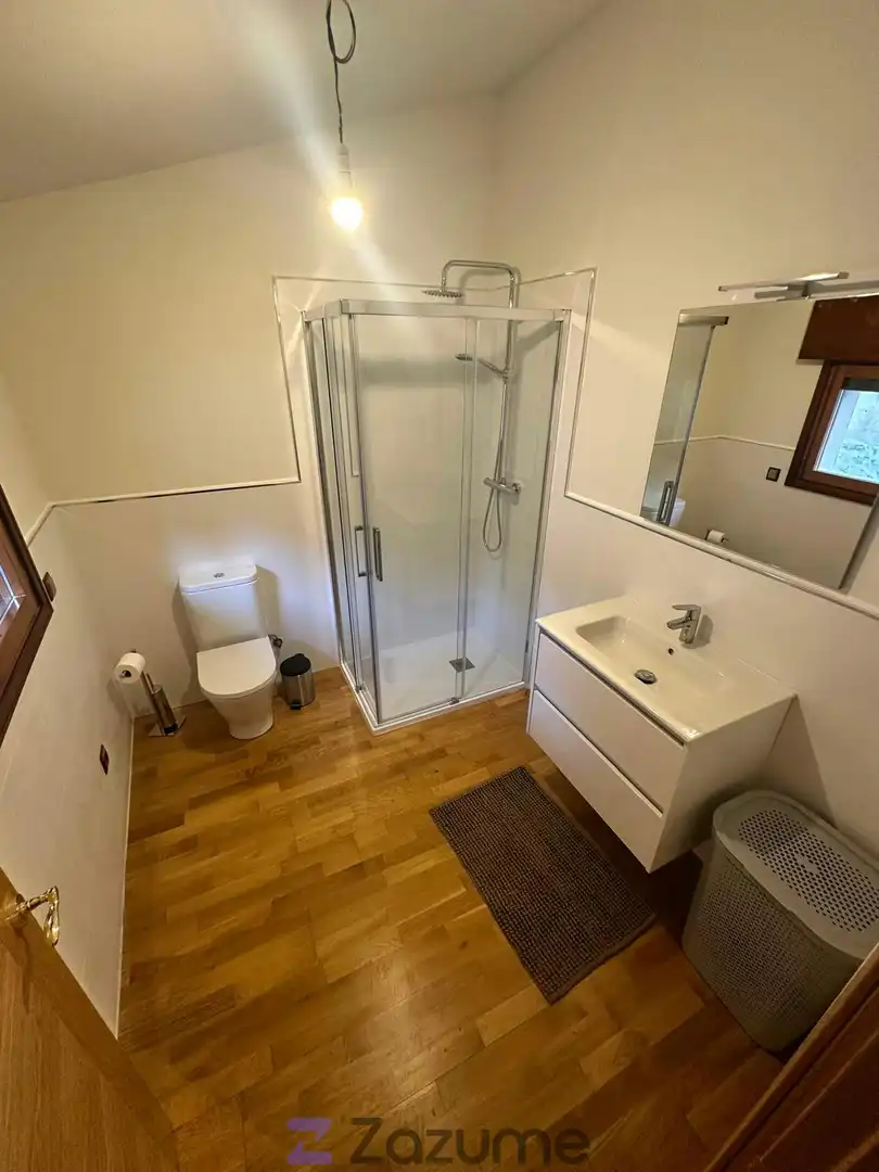 Baño de Piso de alquiler en Segovia con Calefacción, Parquet y Trastero