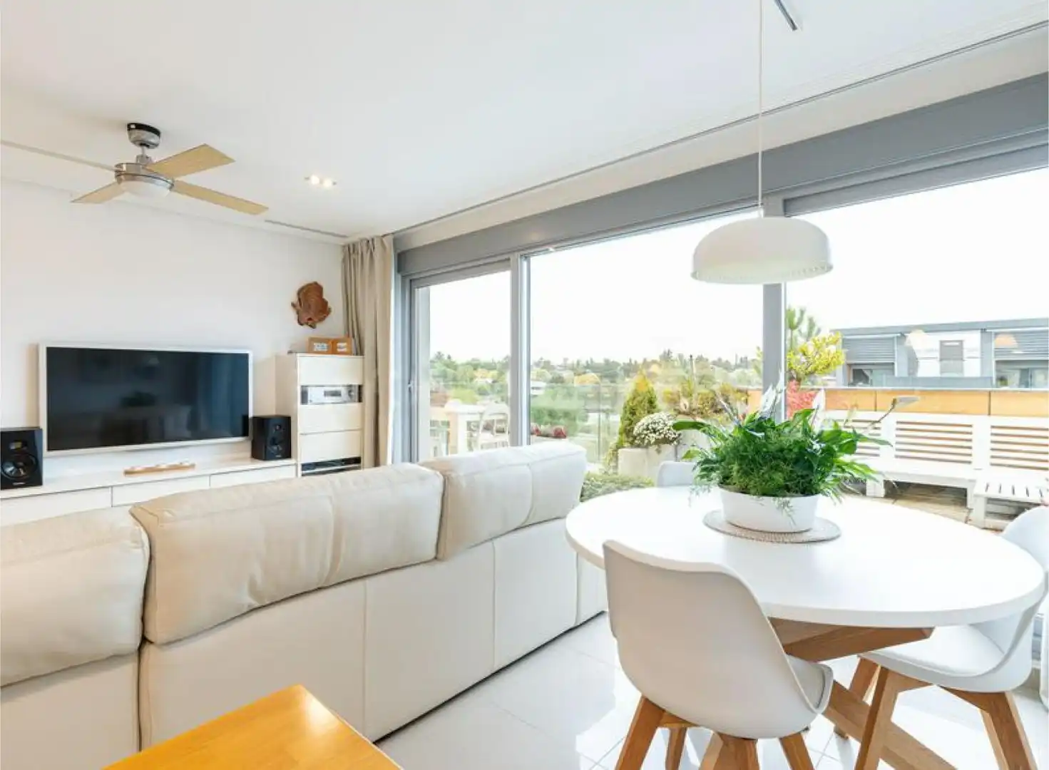 Sala de estar de Piso de alquiler en Majadahonda con Aire acondicionado, Calefacción y Parquet