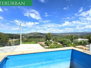 Villa avec balcon à vendre à Casinos