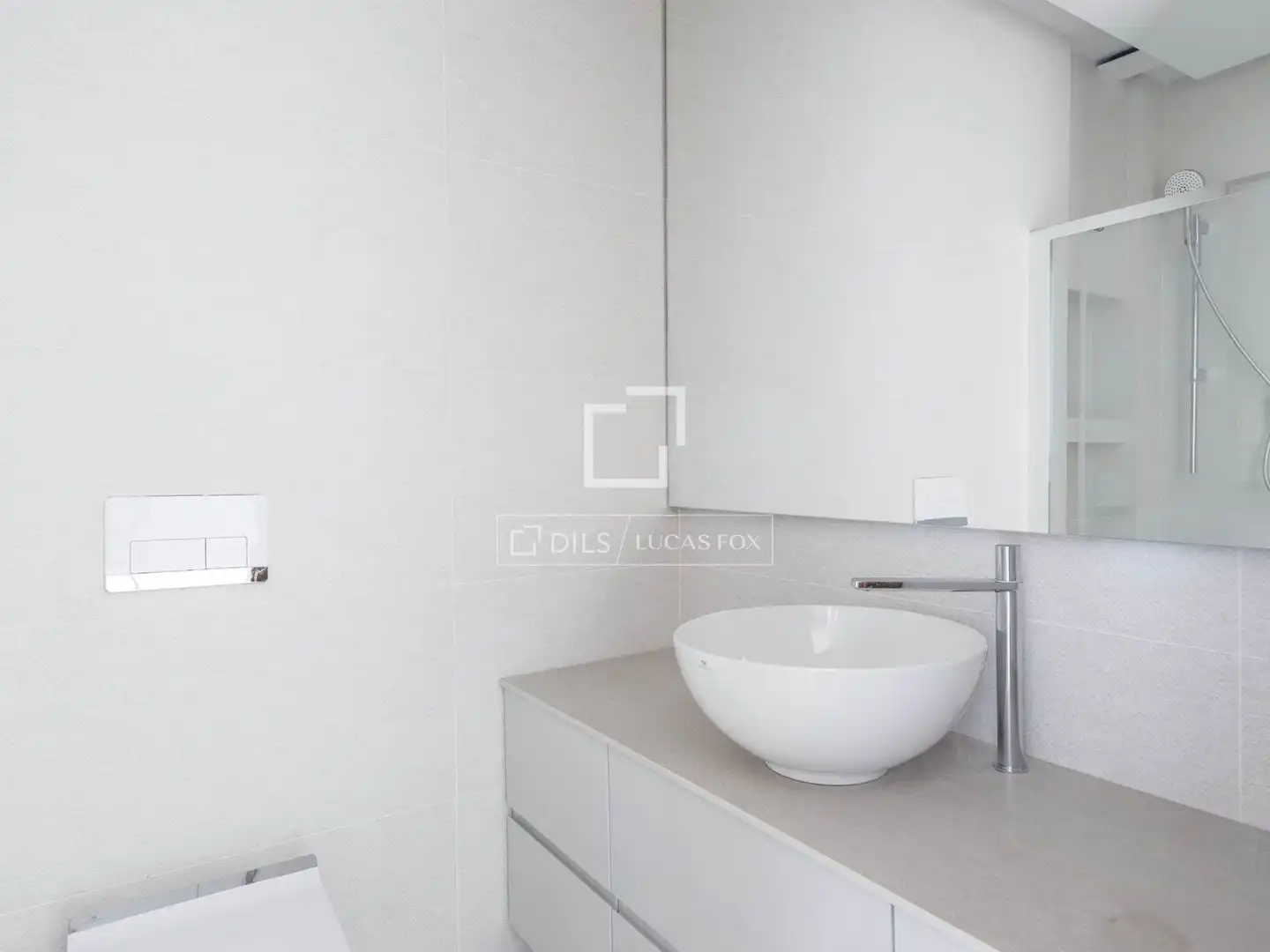Bany de Casa o xalet en venda en Sagunto / Sagunt amb Aire condicionat, Calefacció i Jardí privat
