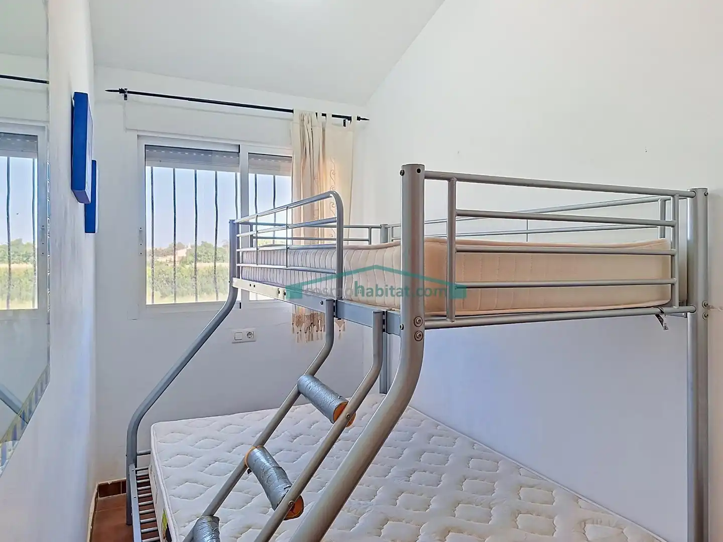 Schlafzimmer von Einfamilien-Reihenhaus zum Verkauf in Els Poblets mit Klimaanlage, Privatgarten und Terrasse