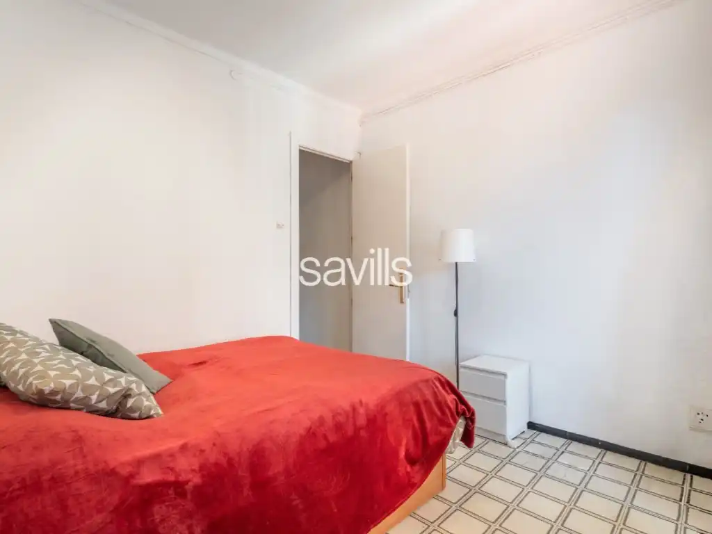 Dormitori de Apartament en venda en Barcelona amb Aire condicionat, Terrassa i Balcó