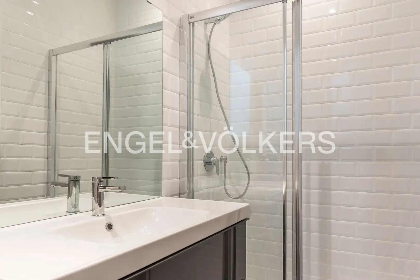 Badezimmer von Wohnung zur Miete in Madrid mit Klimaanlage, Heizung und Parkett