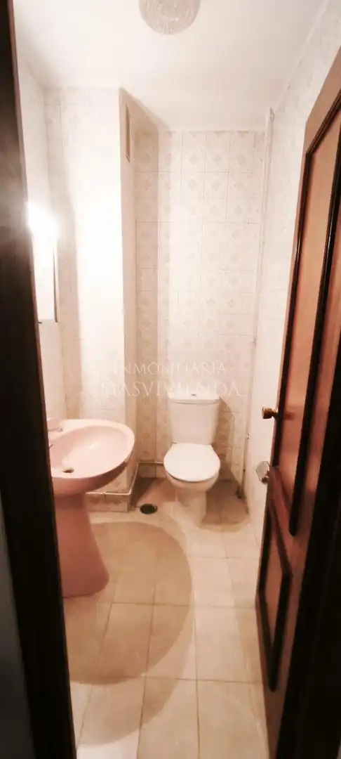 Baño de Piso en venta en Vigo  con Calefacción, Terraza y Trastero