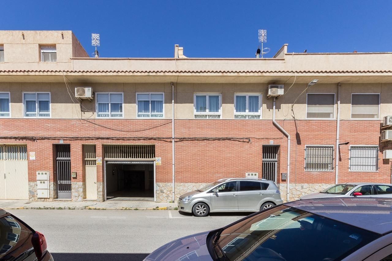Exterior view of Flat for sale in Elda  with Air Conditioner and Terrace