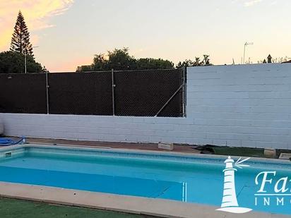 Piscina de Casa o xalet en venda en Chipiona