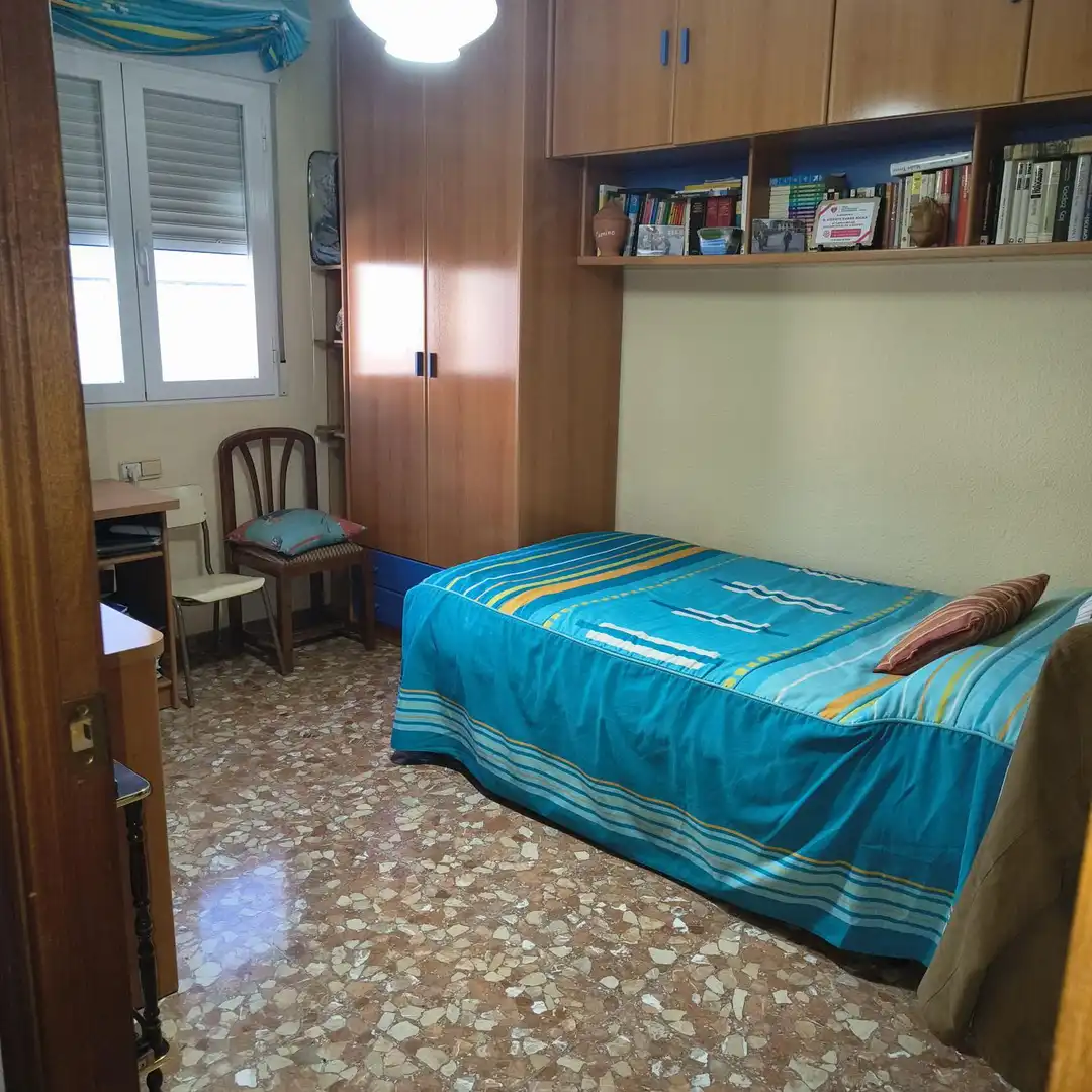 Dormitori de Casa o xalet en venda en Linares amb Aire condicionat i Balcó