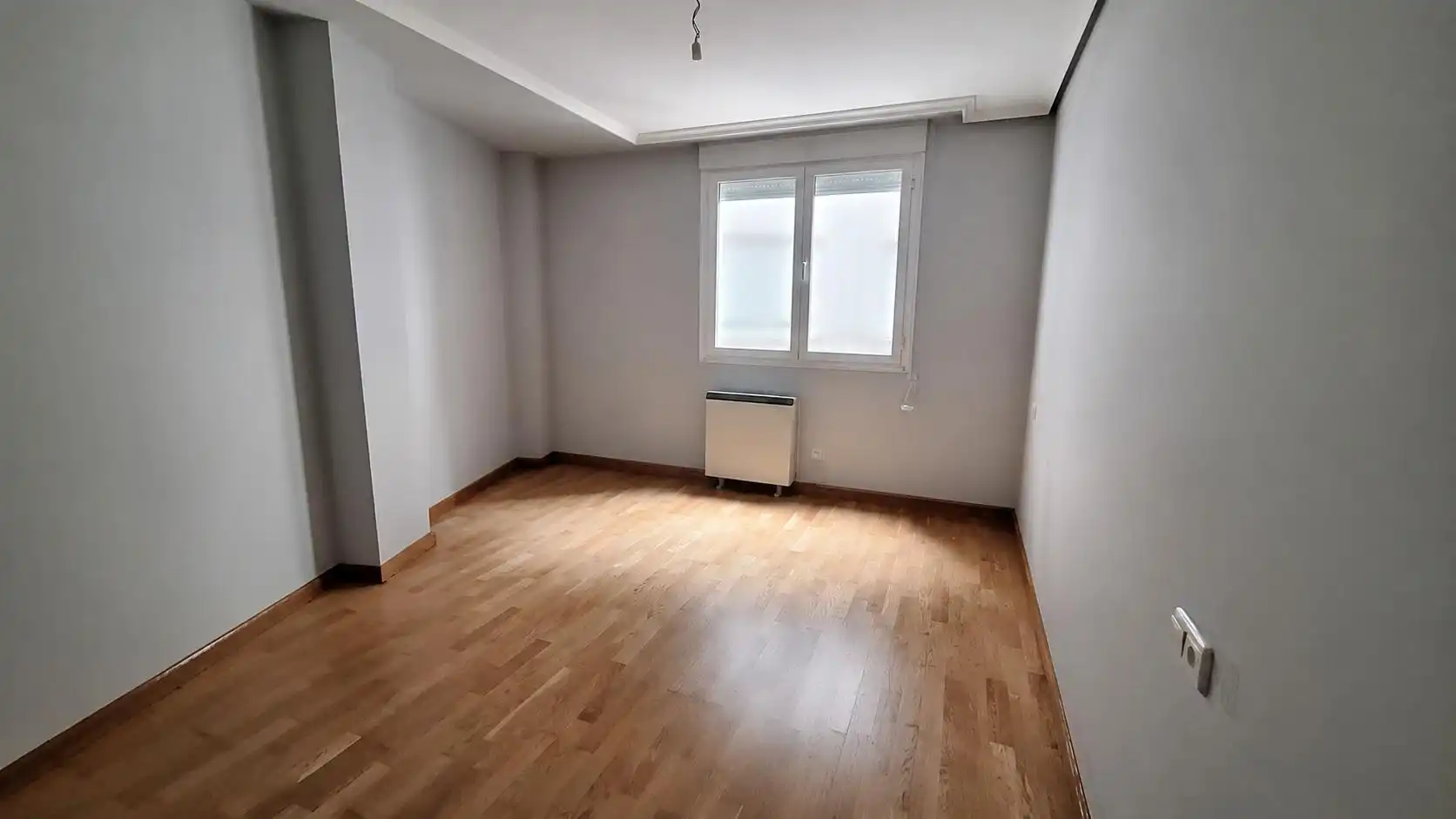 Habitación de Piso en venta en Ponferrada con Calefacción, Parquet y Trastero