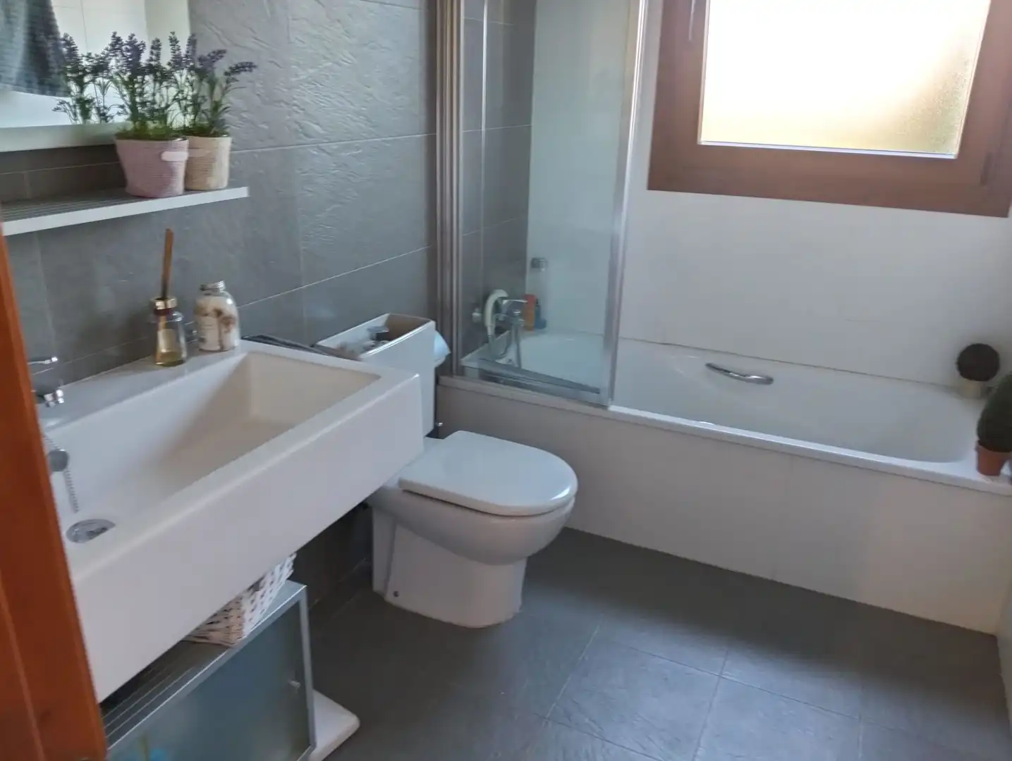 Baño de Casa o chalet en venta en Llambilles con Aire acondicionado, Calefacción y Jardín privado