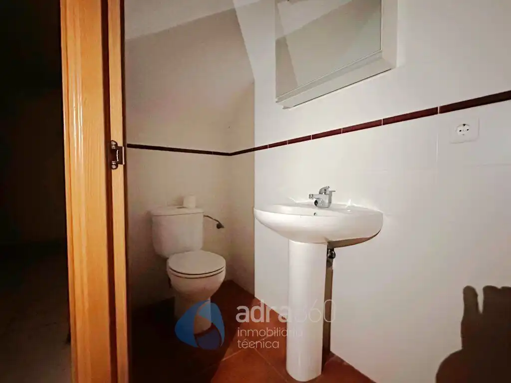 Bany de Casa o xalet en venda en Cirueña amb Calefacció, Jardí privat i Terrassa