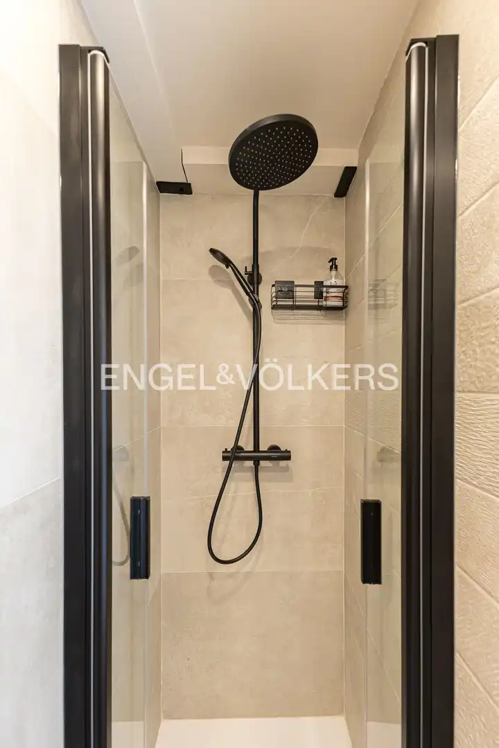 Baño de Piso de alquiler en Madrid con Calefacción y Balcón