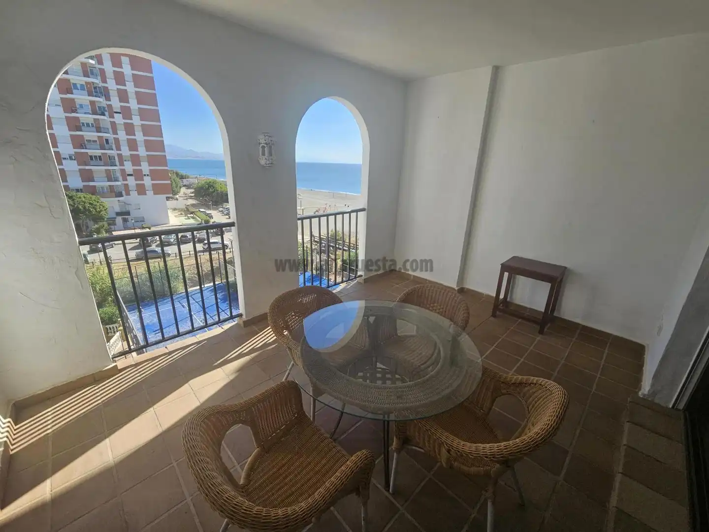 Apartamento con piscina en venta en Marina de la Duquesa, imagen 3