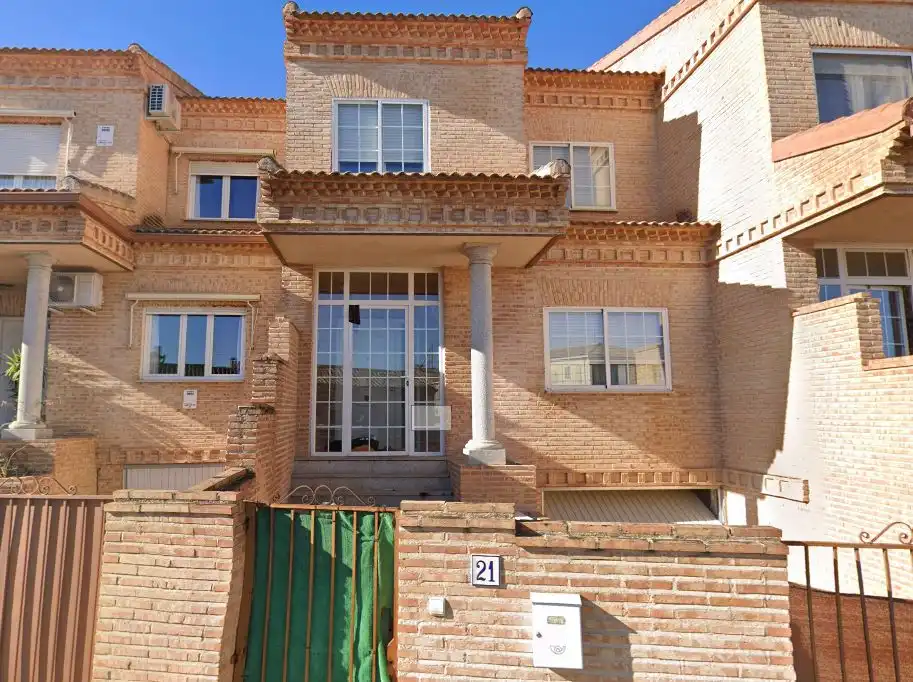 Casa en venta en CL. TOLEDO 21 Sin planta 00021